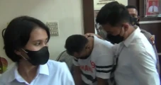 Kedapatan Selundupkan...