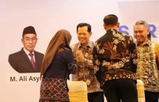 Kepala BPK Kalsel Bergeser,...