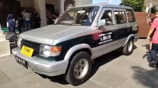 Terkenal Bandel, Mobil...