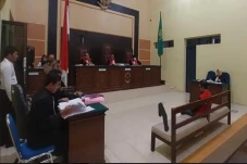 Sidang Perdagangan Kulit...