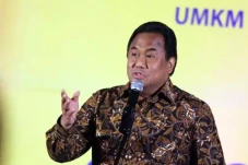 Kritik Tim Bayangan,...