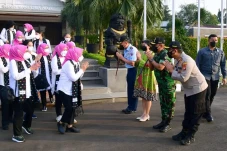 Ibu Iriana dan OASE...