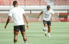 Bali United vs Persikabo...