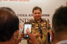 Dinobatkan Sebagai Tokoh...