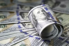 Dolar AS Kian Agresif,...