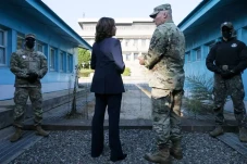 Kamala Harris Sambangi...