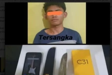 Hendak Tusuk Polisi...