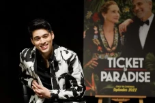 Bintangi Ticket to Paradise...