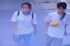 Gunakan Sarung, Pasangan...