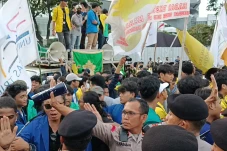Demo Mahasiswa di Patung...