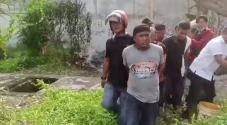 Gerebek Kampung Narkoba,...