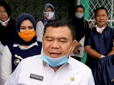 4 Jam, Mantan Bupati...