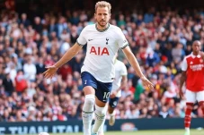 Meski Tottenham Rontok,...