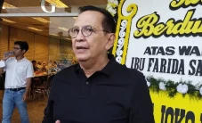 Datang ke Rumah Duka...