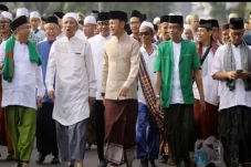 Bagaimana Menjalin Pertemanan...