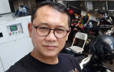 Denny Siregar Unfollow...