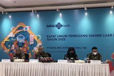 RUPSLB MNC Bank Bahas...