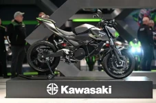 Motor Listrik Kawasaki...