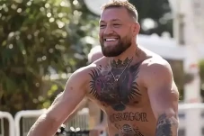Conor McGregor Klaim...