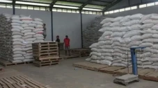 Gunakan Akad Syariah,...