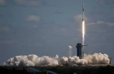 SpaceX Luncurkan 4 Astronot...