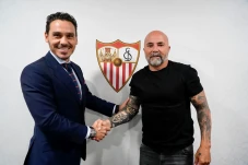 Kembali Besut Sevilla,...