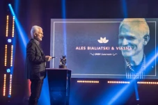 Nobel Perdamaian Diraih...