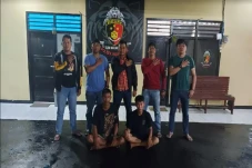 Rampas HP Milik Pemuda...