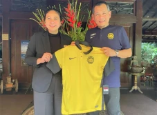 Empati Tragedi Kanjuruhan,...