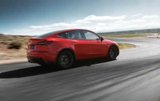 Tesla Model Y Mobil...