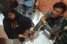 Bawa Celurit Raksasa,...