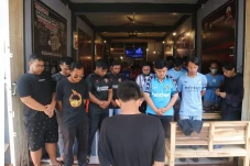 Ribuan Gamers Mulai...