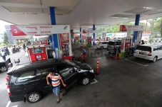 Jaminkan Alarm, Pemobil...