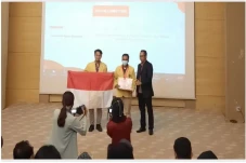Mahasiswa Unnes Raih...