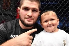 Hasbulla Magomedov,...