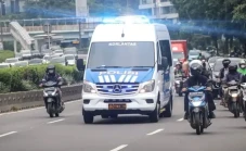 Spesifikasi Mobil Komando...