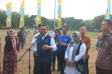 Anies Revitalisasi Stadion...