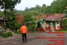 Tebingan Gunung Geulis...