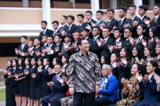Rayakan HUT Ke-10 SMA...
