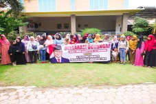 Kepincut Pesona Prabowo,...