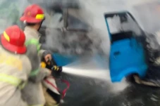Dalam Sehari, Dua Mobil...