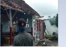 Puluhan Orang Diduga...