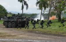 KSAD Dudung Tutup Latihan...