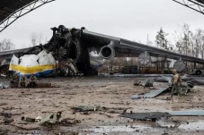 Profil Bandara Antonov,...