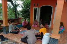 Nahas! Ketua RT di Cikakak...