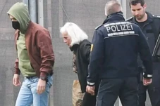 Waduh! Nenek di Jerman...