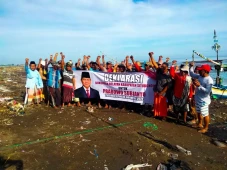 Nelayan Pesisir Situbondo...