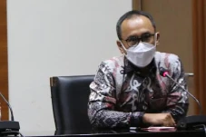 PPATK Serahkan Temuan...