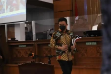 Dakwaan Jaksa: Ferdy...