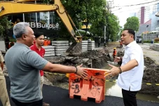 Pemkot Surabaya Geber...